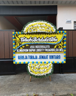 Papan Bunga Duka di Pariaman